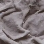 Hvordan stryger man mærker på tøj / strygemærker?